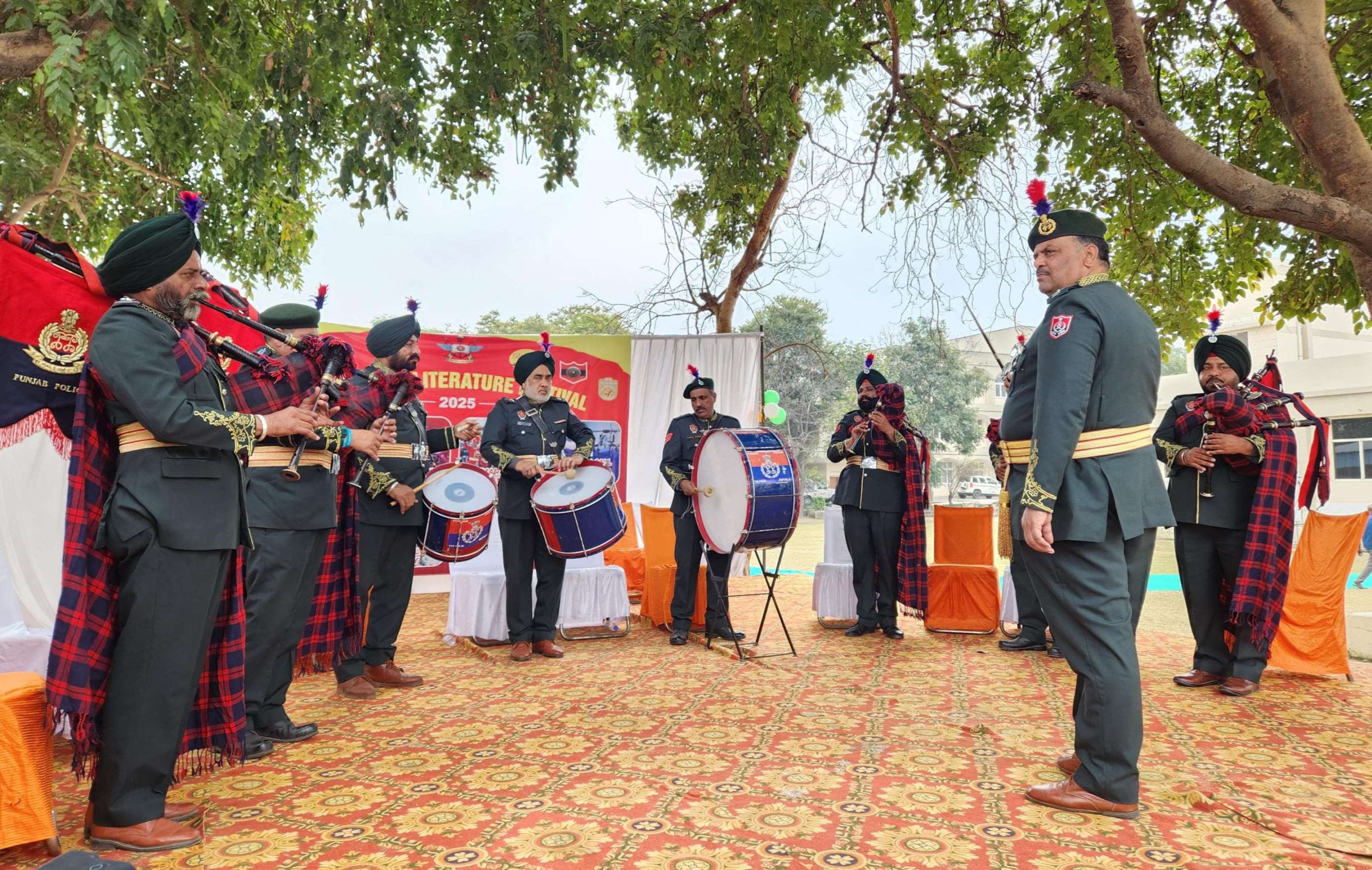 पंजाब पुलिस बैंड ने मिलिट्री लिटरेचर फेस्टिवल में भरा देशभक्ति का रंग